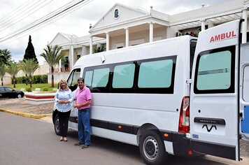 Nova grande ambulância adquirida pela administração Tina Januário já transporta pacientes