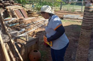 Agentes fazem arrastão contra a dengue nos bairros