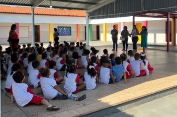 Escolas recebem apresentação sobre a Dengue