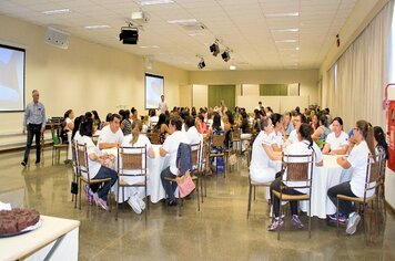 Aleitamento materno é tema de encontro entre gestantes e puérperas