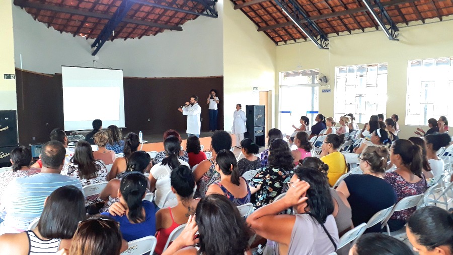 DHS realiza palestra sobre cuidados com crianças aos profissionais da educação