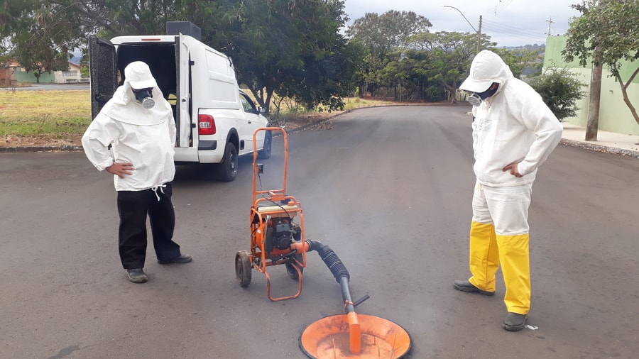 DHS e Vigilância realizam nebulização em redes de esgoto da cidade